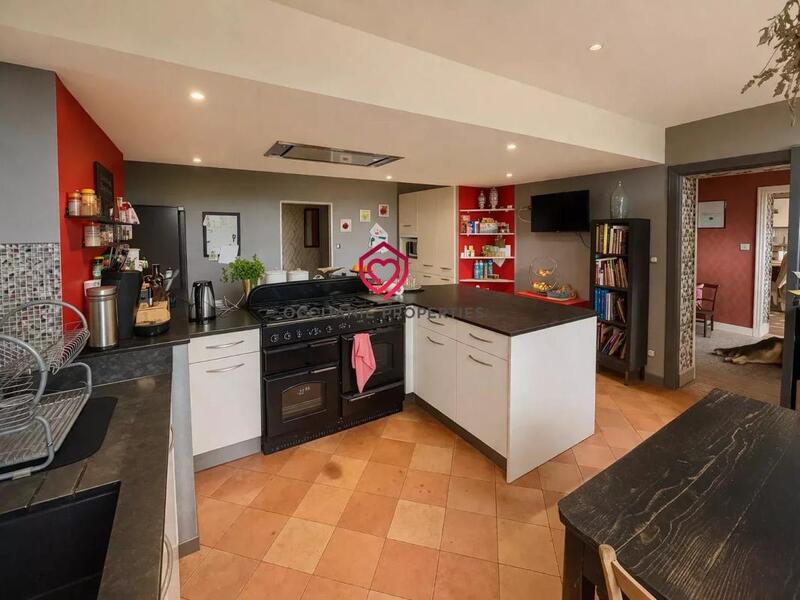 Corps de ferme - 390 m² - 13 pièces