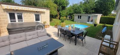 Maison - 161 m² - 8 pièces