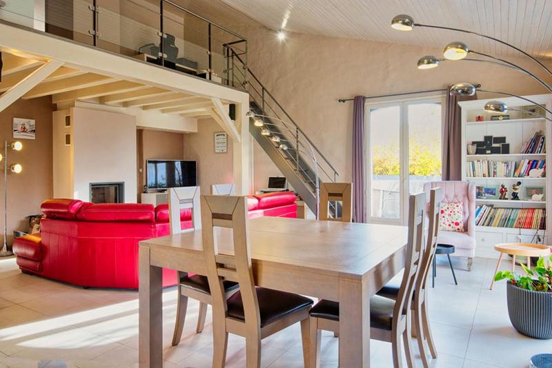 Maison - 168 m² - 8 pièces