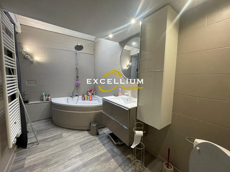 Appartement - 105 m² - 4 pièces