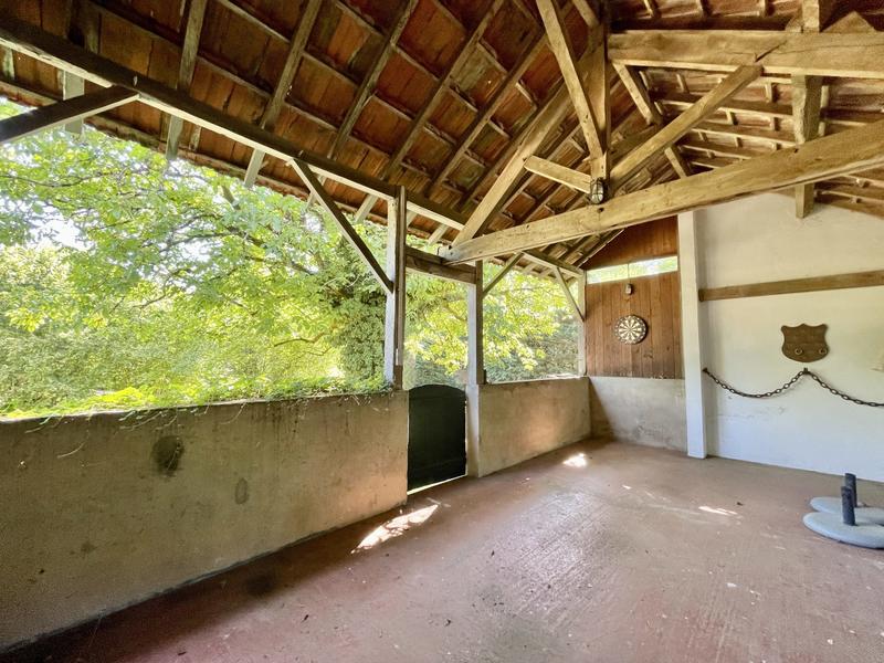 Maison traditionnelle - 236 m² - 9 pièces