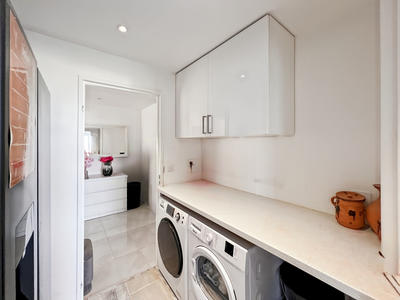 Appartement - 92 m² - 6 pièces