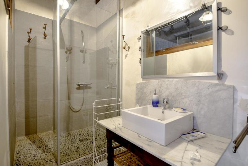 Maison - 260 m² - 8 pièces