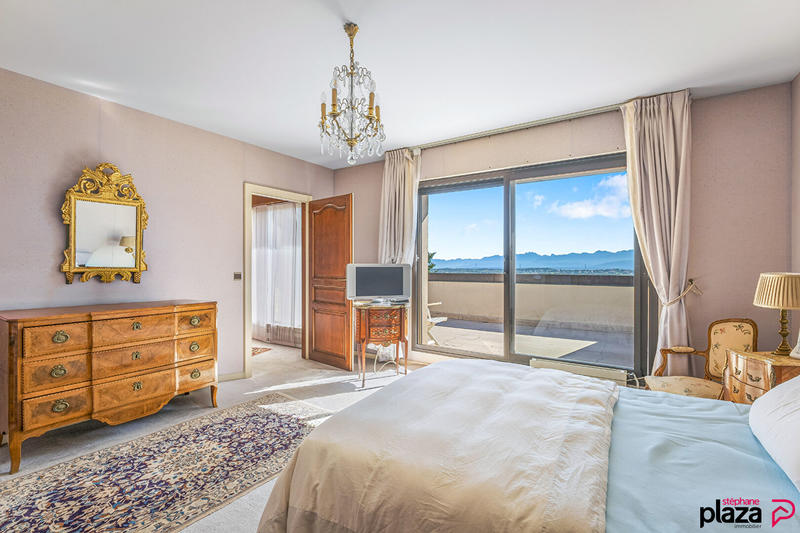 Villa - 320 m² - 7 pièces