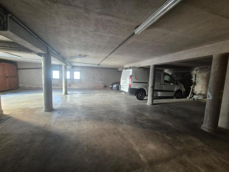 Parking - 150 m²