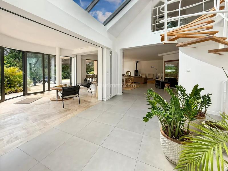 Maison - 312 m² - 7 pièces