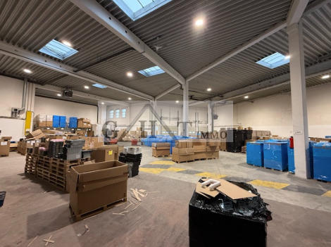 Entrepôt - 1 184 m²
