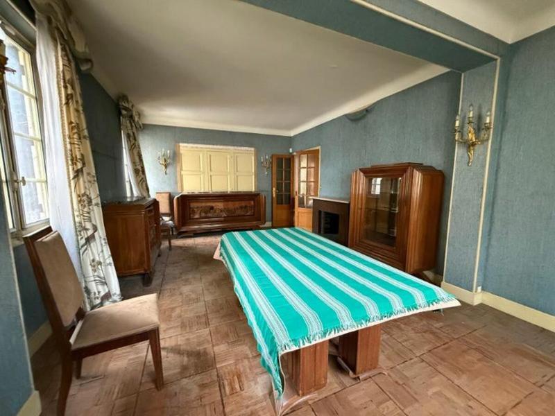 Maison - 644 m² - 12 pièces