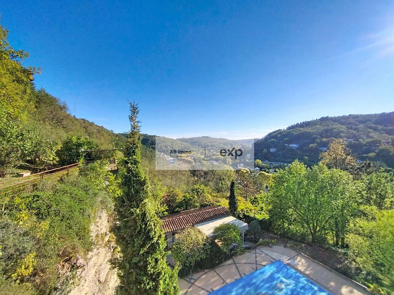 Villa - 152 m² - 8 pièces