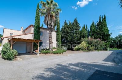 Villa - 230 m² - 9 pièces