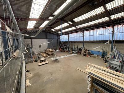 Entrepôt - 770 m² - 5 pièces