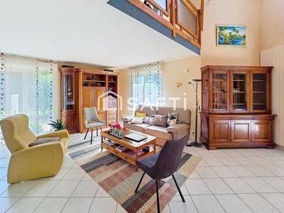 Maison - 208 m² - 7 pièces