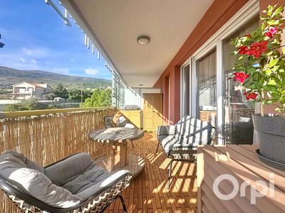 Appartement - 80 m² - 4 pièces