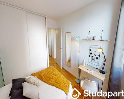 Chambre - 90 m² - 1 pièce