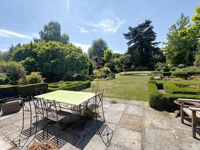 Maison - 200 m² - 7 pièces