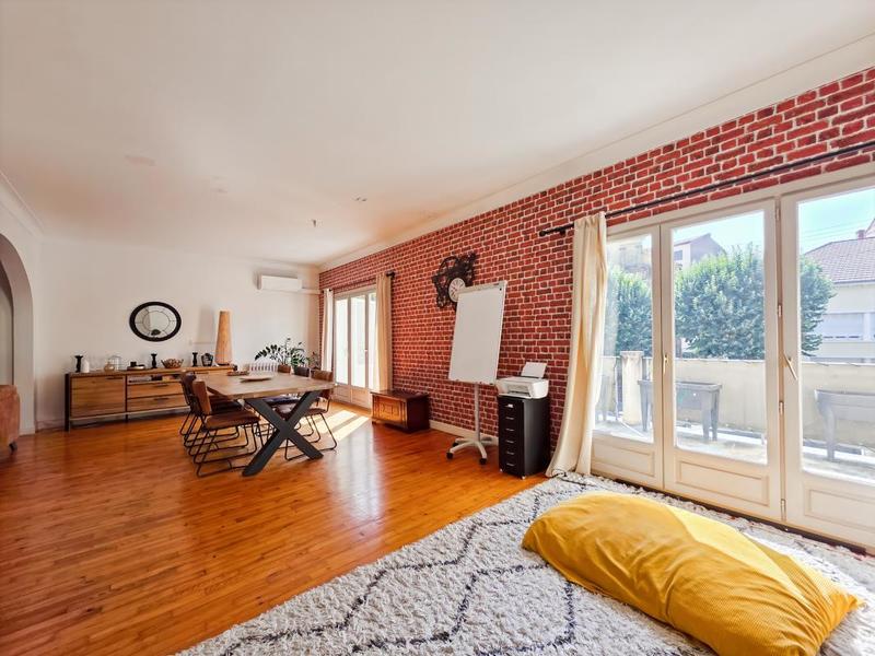 Maison - 185 m² - 7 pièces