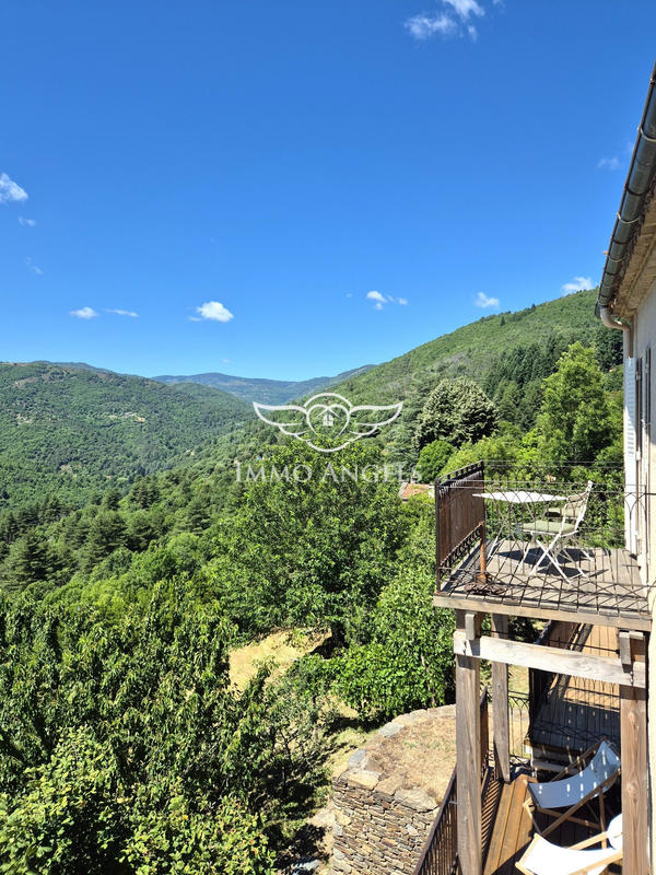 Maison - 145 m² - 9 pièces