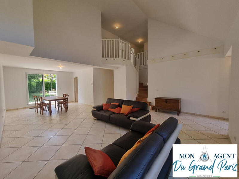 Maison - 158 m² - 8 pièces