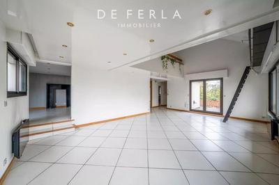 Maison - 240 m² - 7 pièces