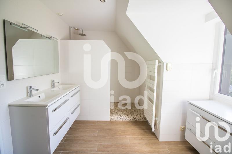 Maison - 208 m² - 8 pièces