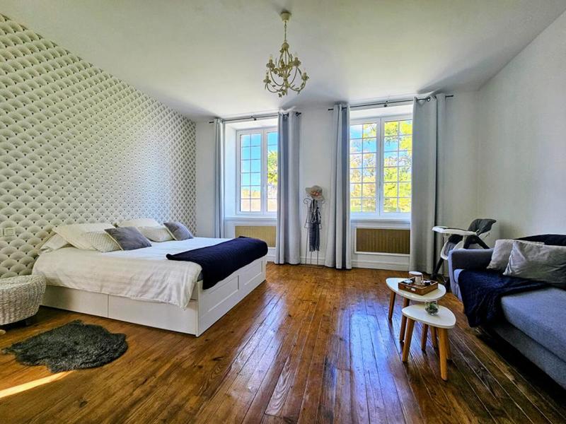 Demeure - 665 m² - 20 pièces