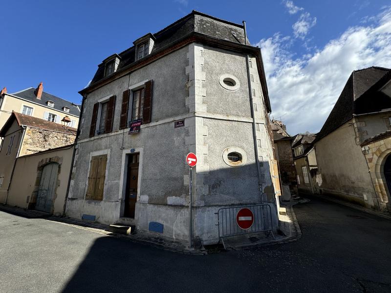 Maison ancienne - 230 m² - 6 pièces