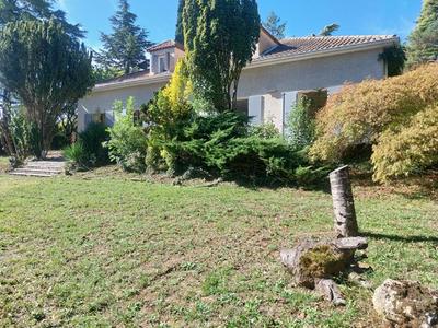 Maison - 180 m² - 7 pièces