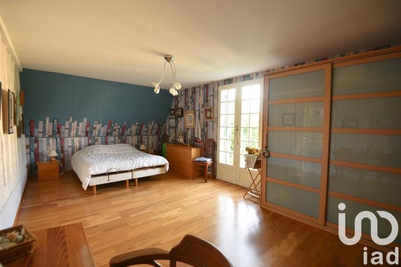 Maison - 235 m² - 7 pièces