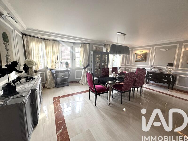 Maison - 180 m² - 5 pièces