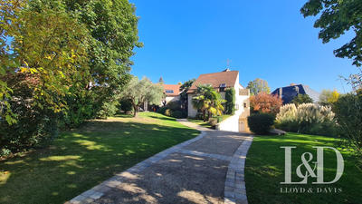 Maison - 482 m² - 10 pièces