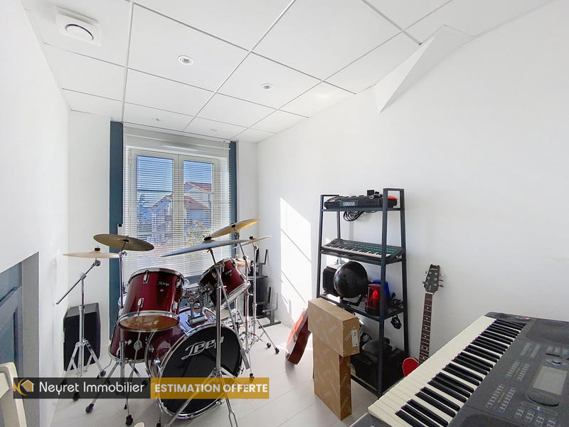 Maison - 320 m² - 10 pièces