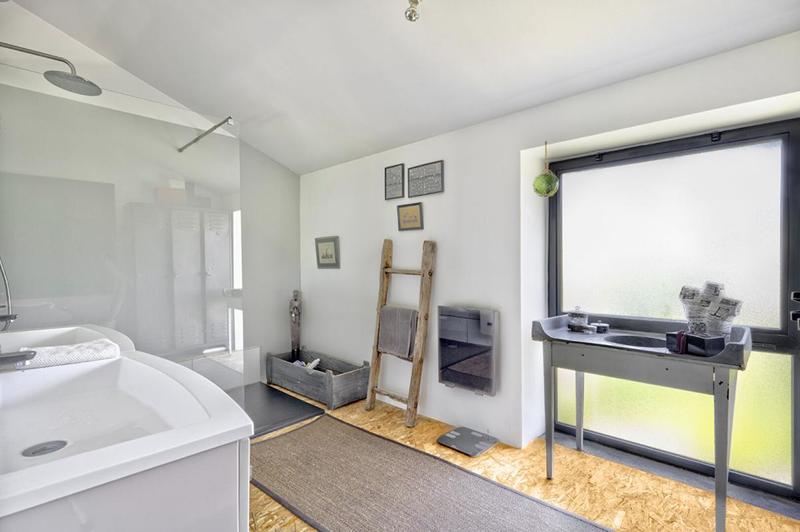 Maison - 225 m² - 6 pièces