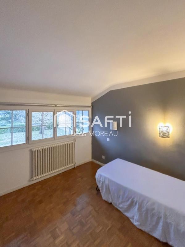 Maison - 186 m² - 7 pièces