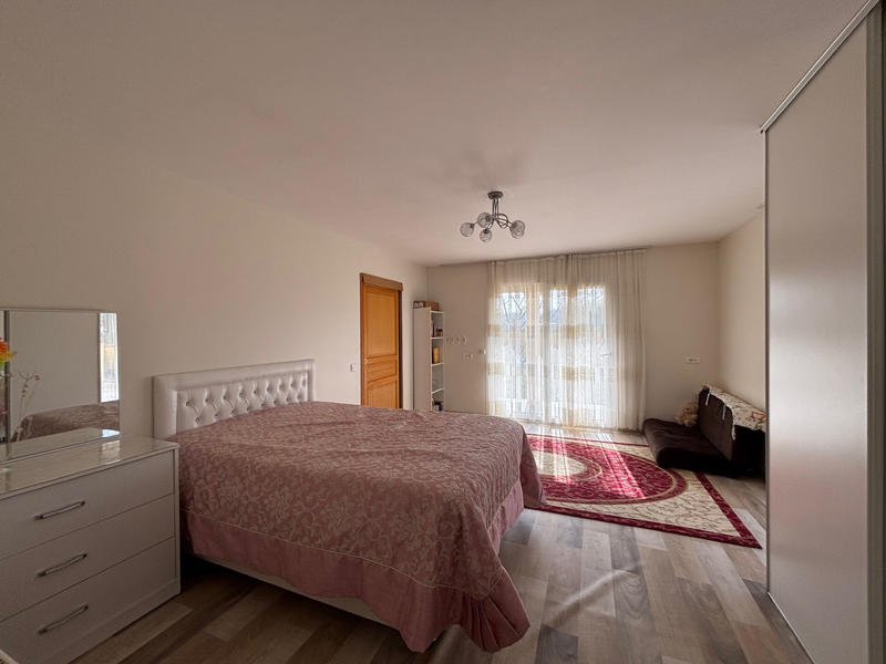 Maison - 183 m² - 8 pièces