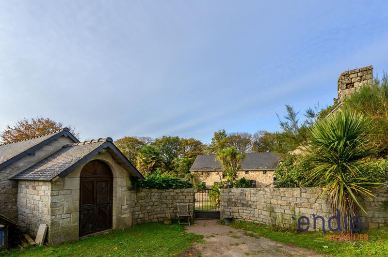 Maison - 352 m² - 13 pièces