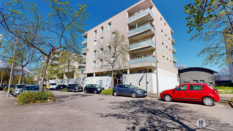 Appartement - 82 m² - 4 pièces