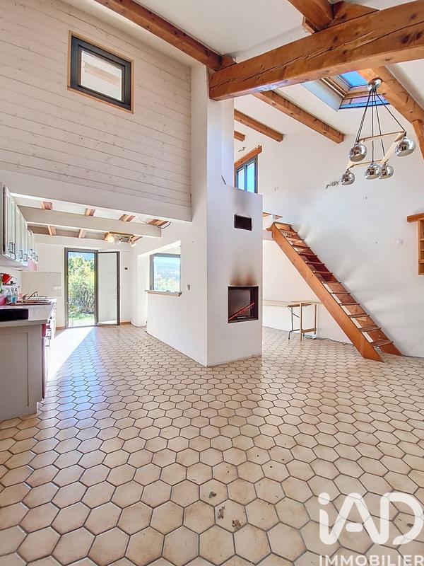 Maison - 105 m² - 5 pièces