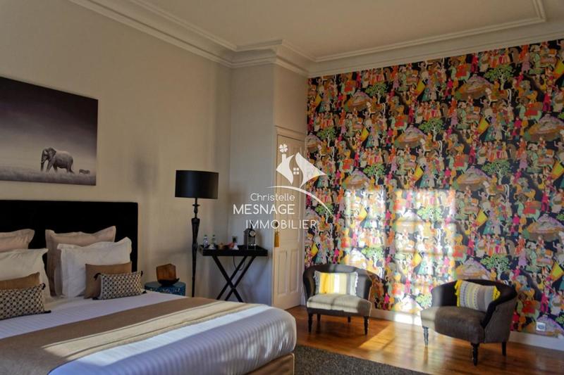 Maison - 236 m² - 8 pièces