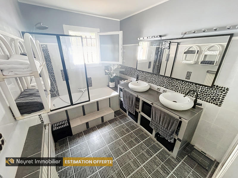 Maison - 130 m² - 6 pièces