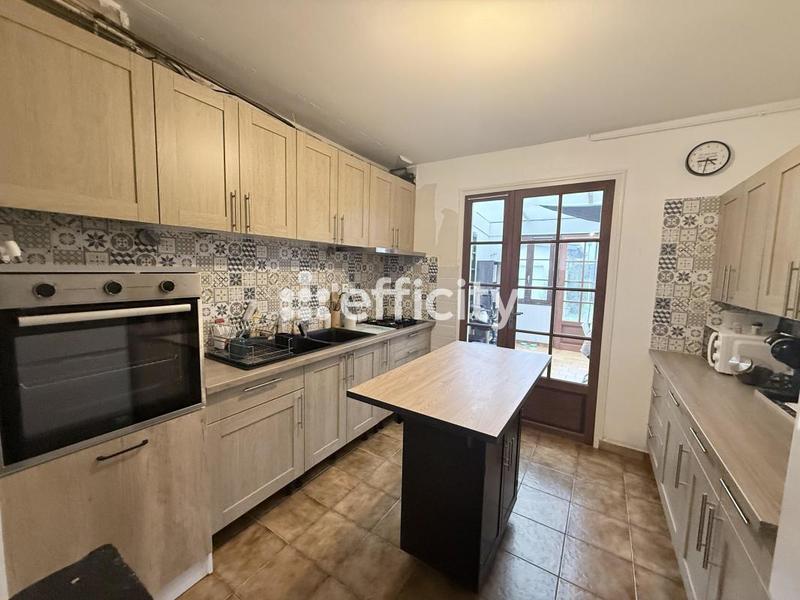 Maison - 102 m² - 6 pièces