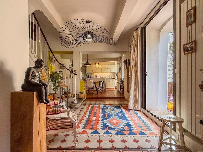 Maison - 257 m² - 9 pièces