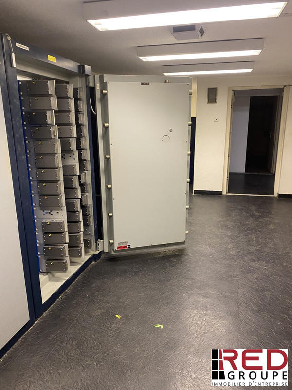 Local commercial - 323 m²