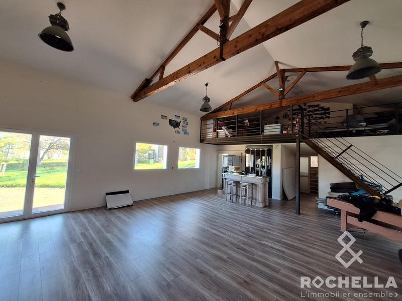 Maison traditionnelle - 198 m² - 7 pièces