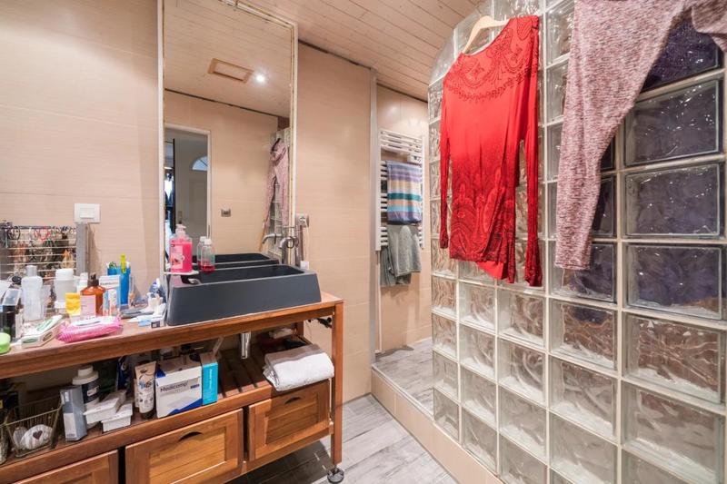 Appartement - 121 m² - 6 pièces