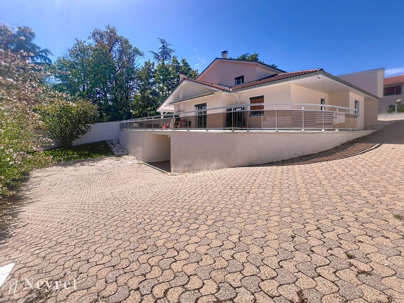 Villa - 190 m² - 7 pièces