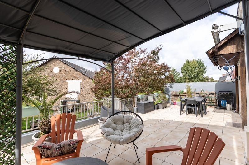 Demeure - 249 m² - 17 pièces