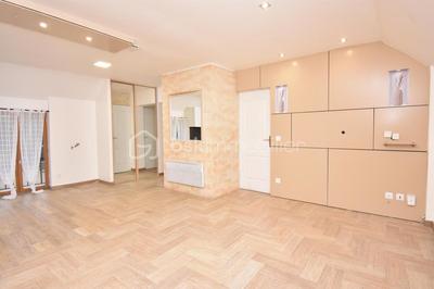 Maison - 97 m² - 5 pièces