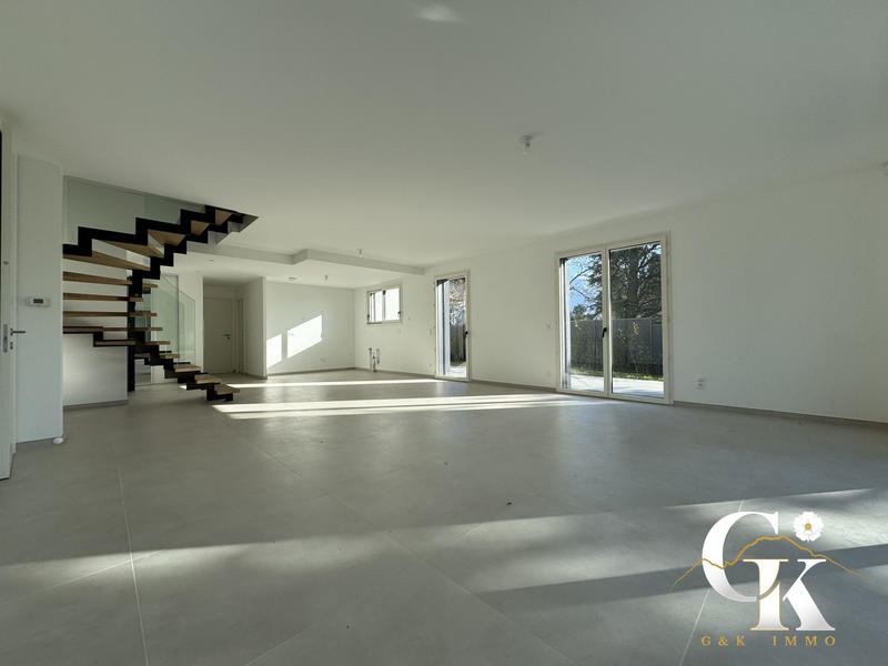 Maison contemporaine - 141 m² - 5 pièces