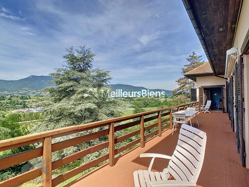 Appartement - 161 m² - 6 pièces