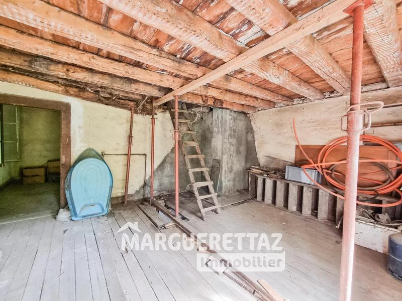 Maison de village - 220 m² - 8 pièces